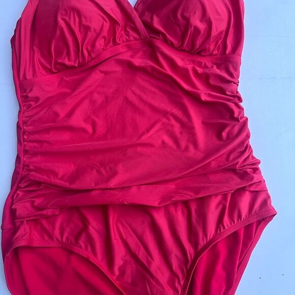 Jantzen woman's deep coral pink one piece swimsuit, ruched, size 14 - Picture 4 of 6